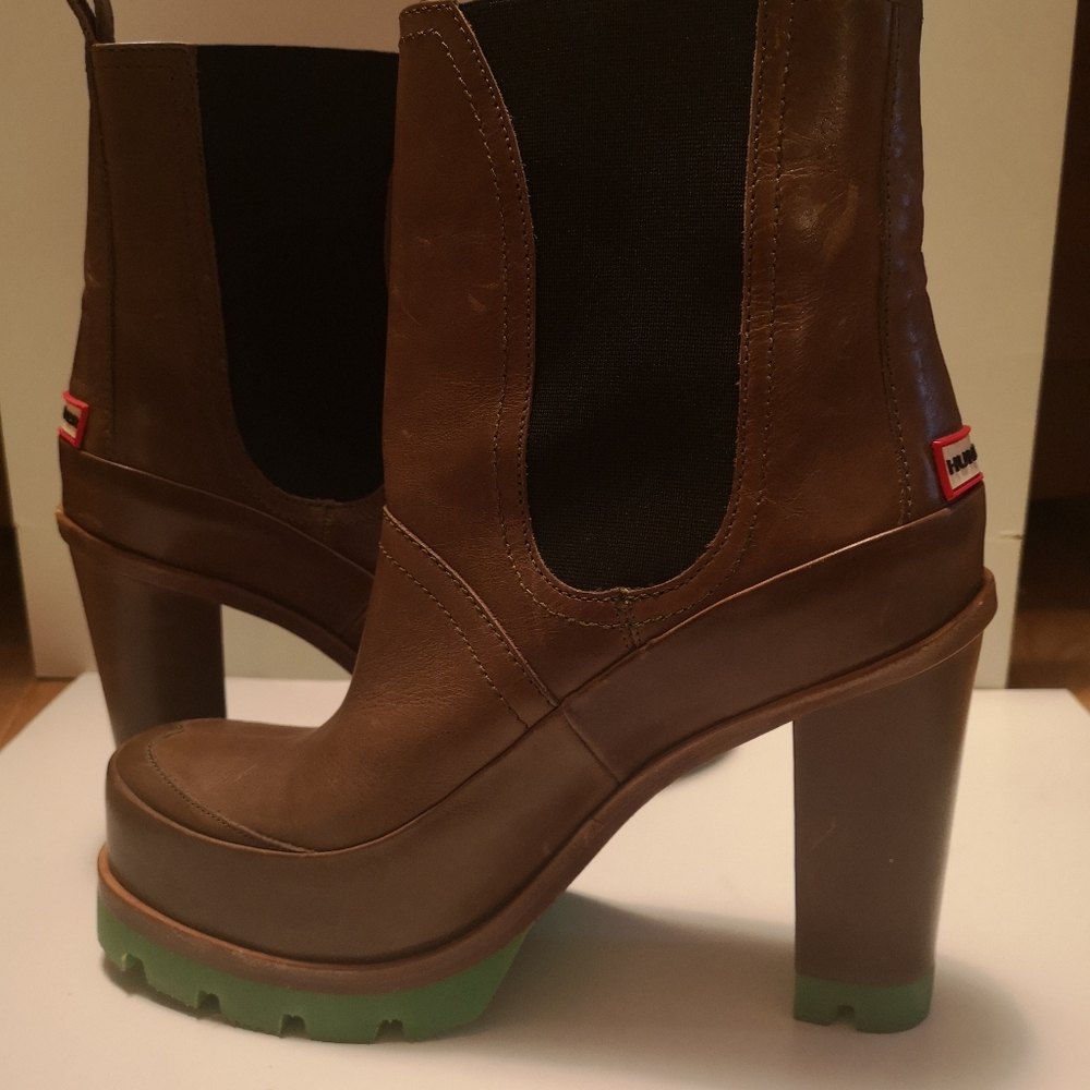 Hunter platform boots.